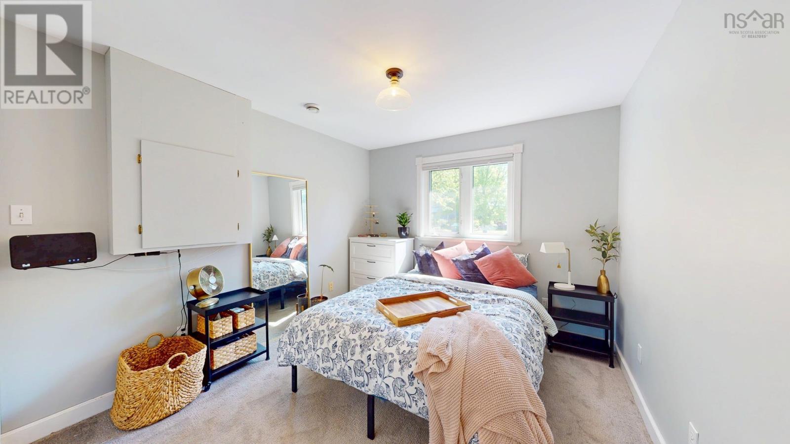 8 Iona Road Property Photo 28