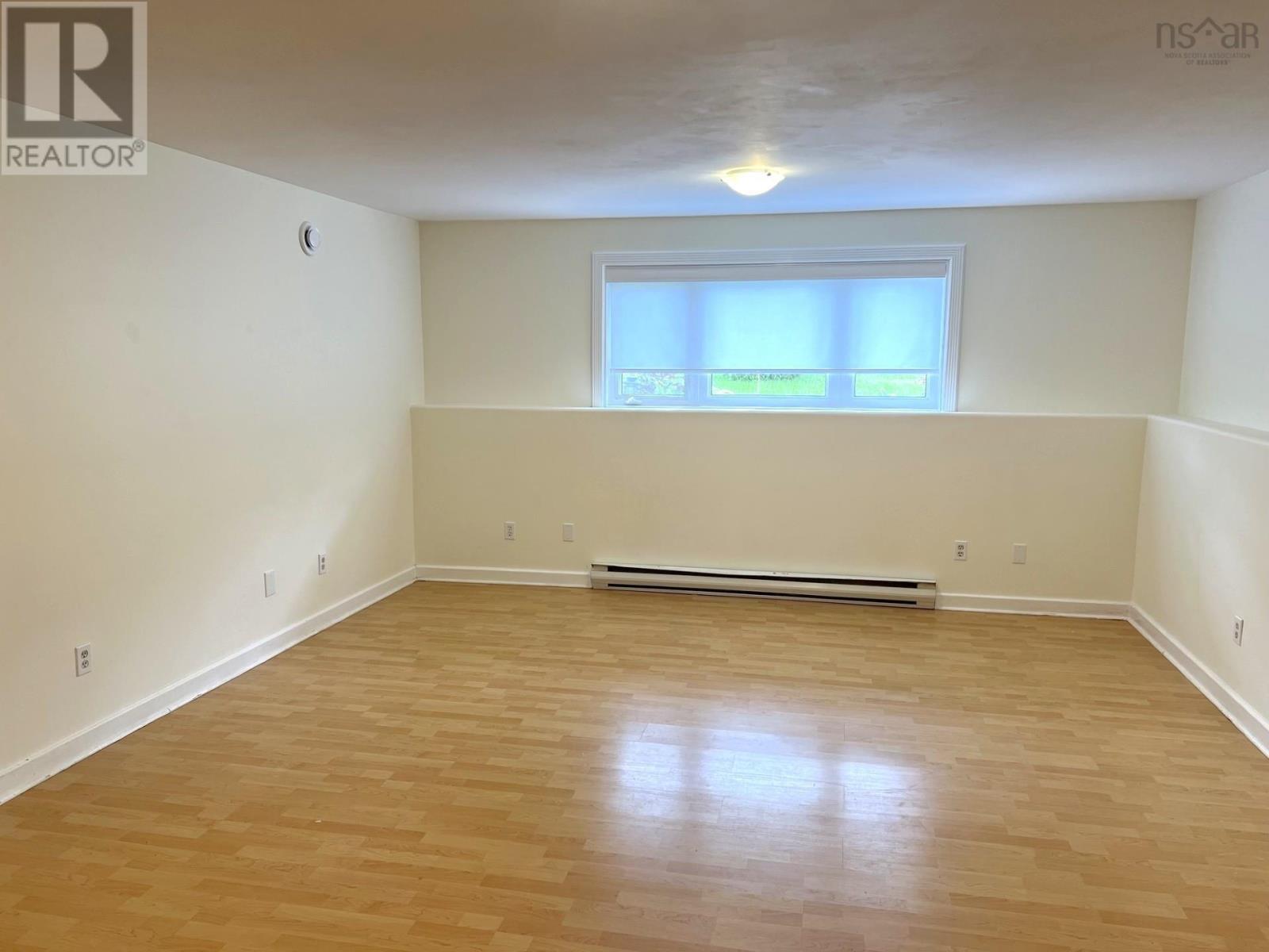 8 Iona Road Property Photo 34