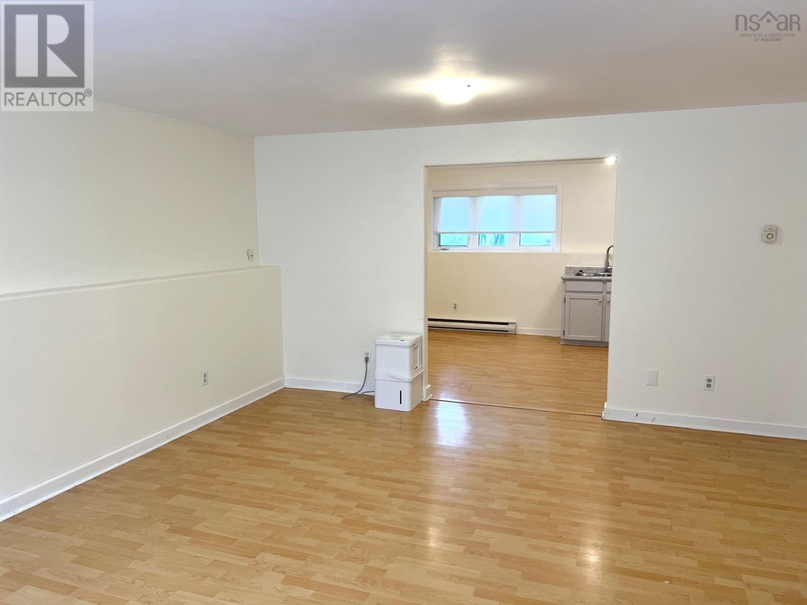 8 Iona Road Property Photo 35