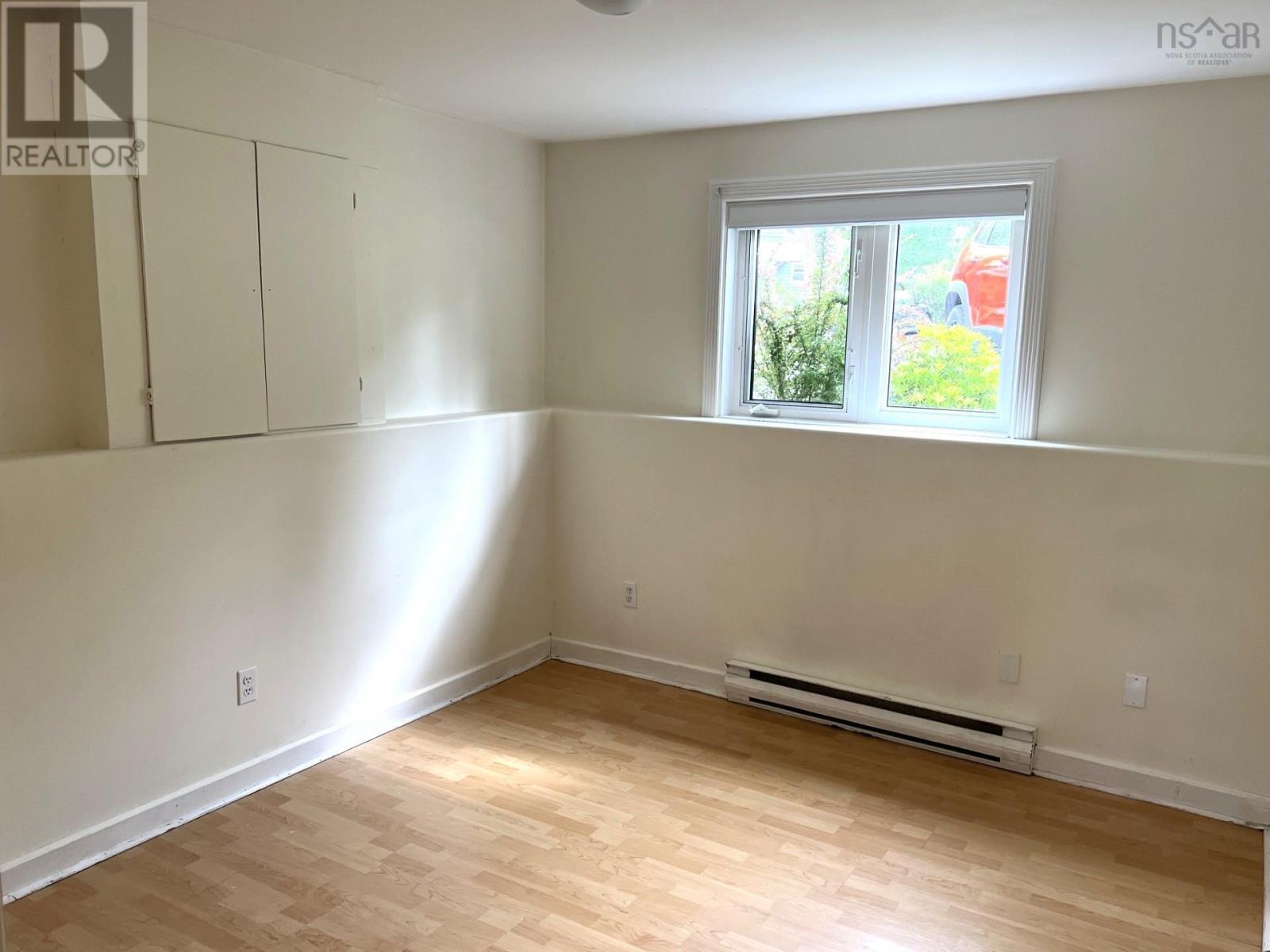 8 Iona Road Property Photo 40