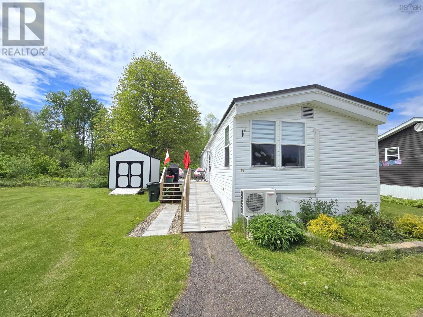 5 Birch Court Property Photo 3