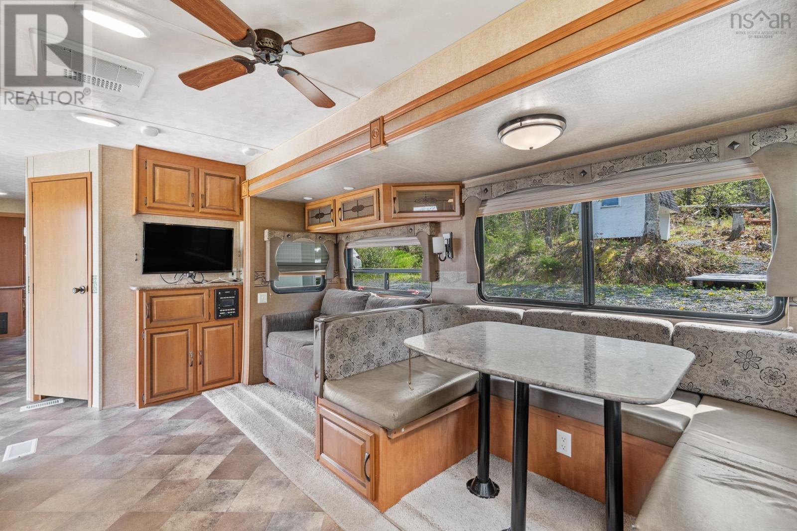 9286 Kempt Head Road Property Photo 12