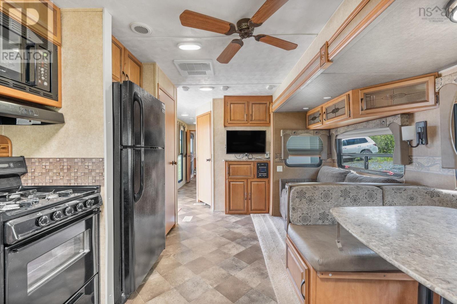 9286 Kempt Head Road Property Photo 13
