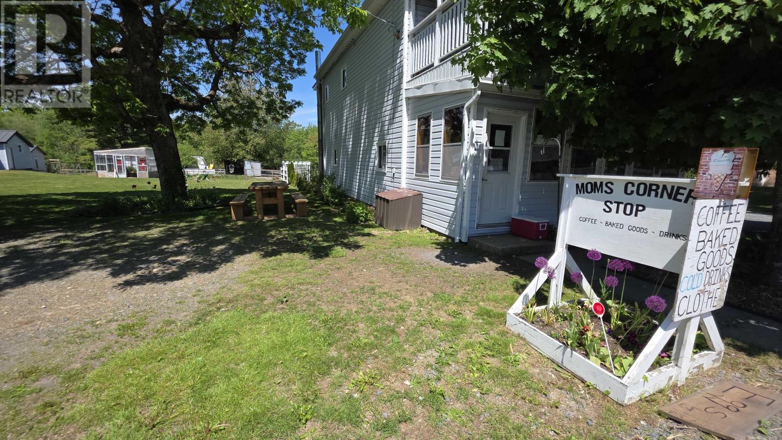 6148 Highway 208 Property Photo 3