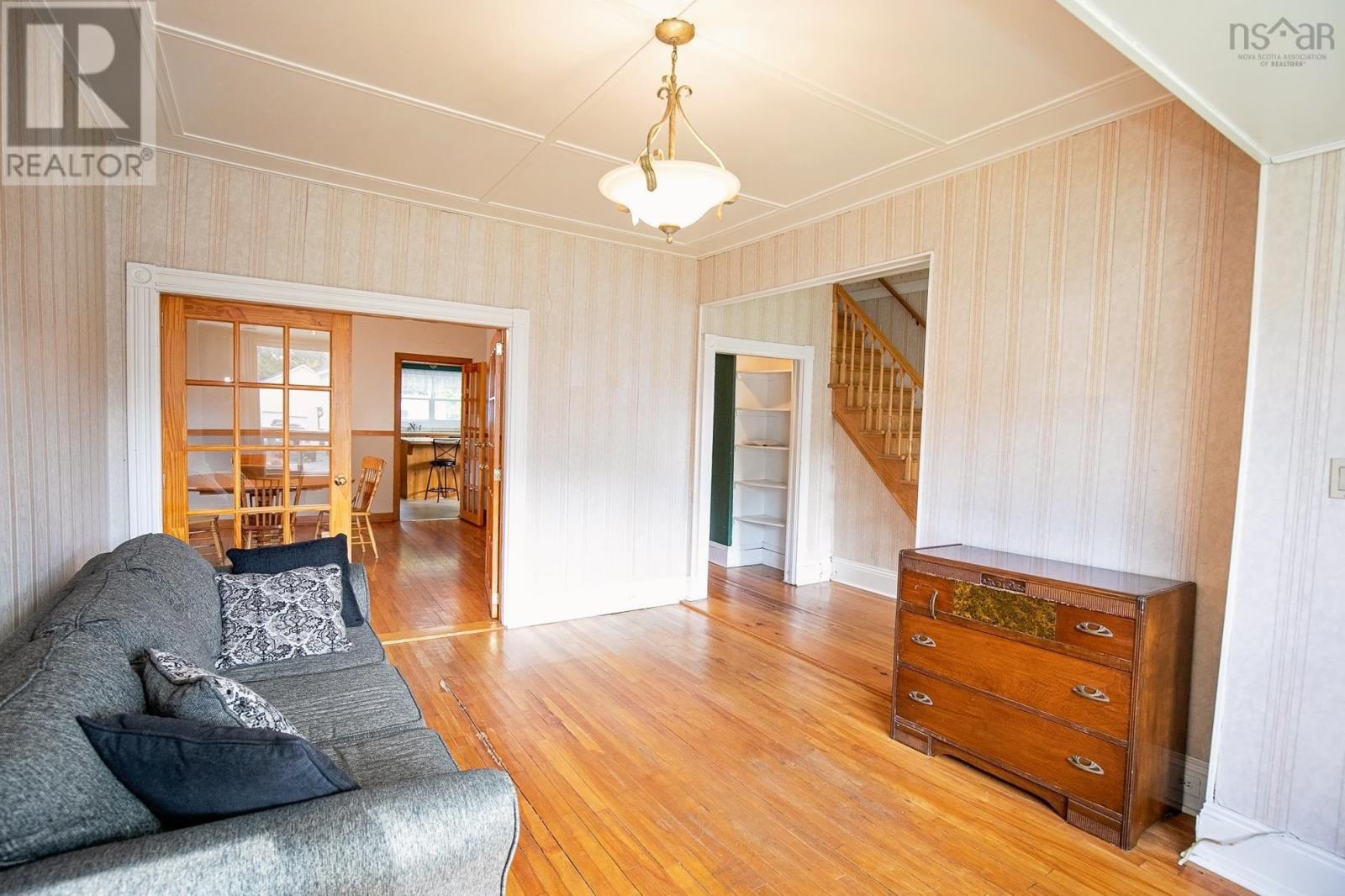 14 Clifford Street Property Photo 8