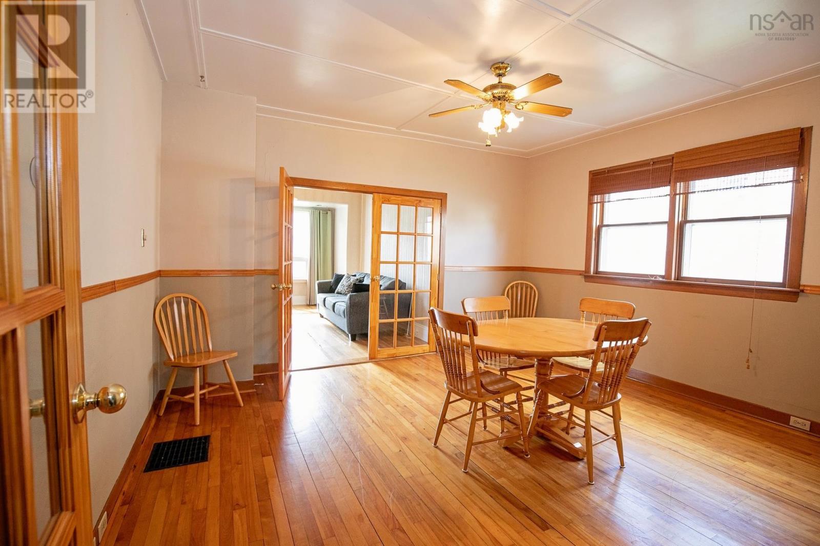 14 Clifford Street Property Photo 10