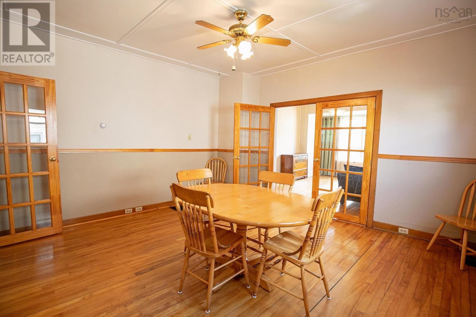 14 Clifford Street Property Photo 11