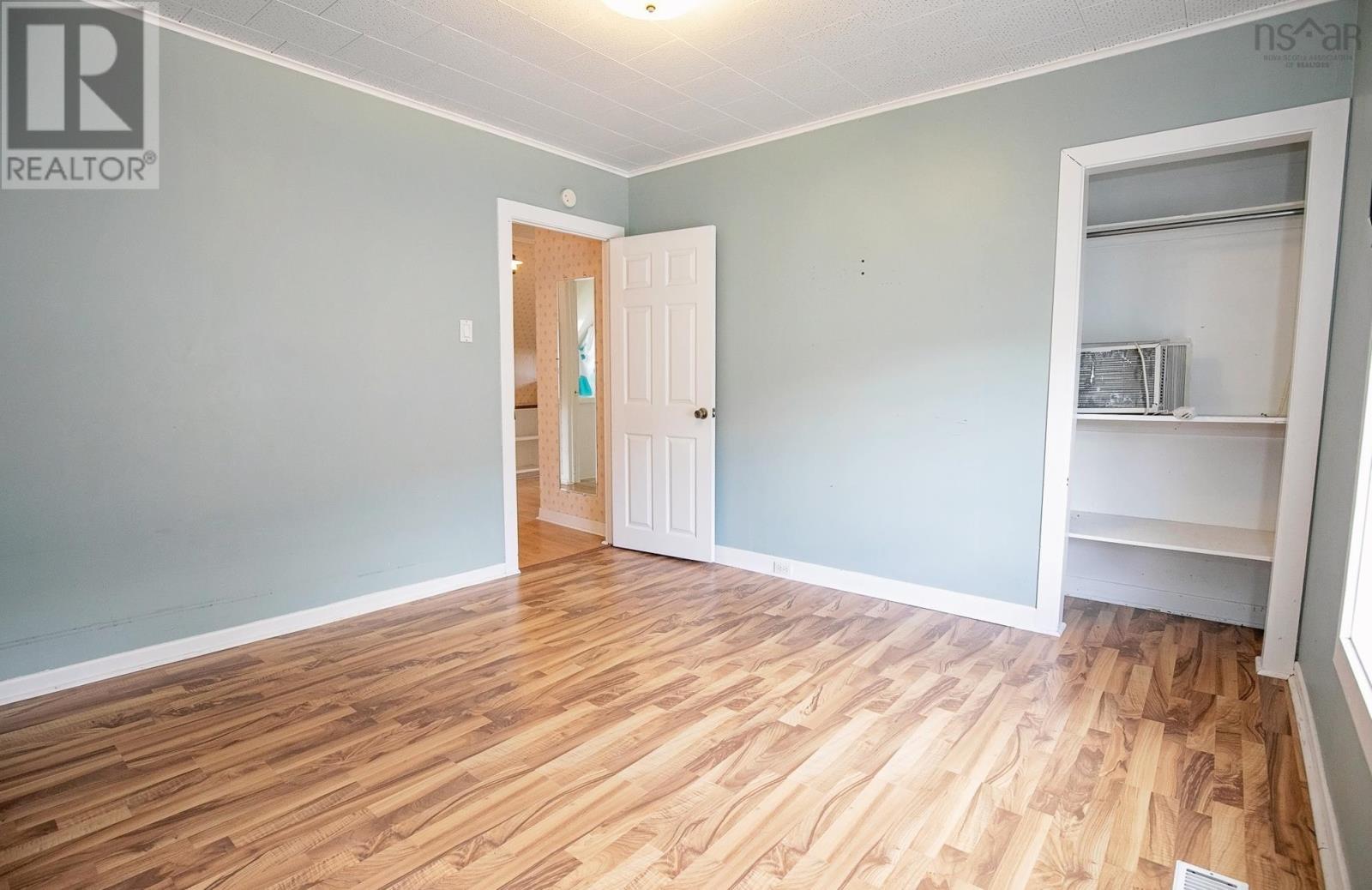 14 Clifford Street Property Photo 27