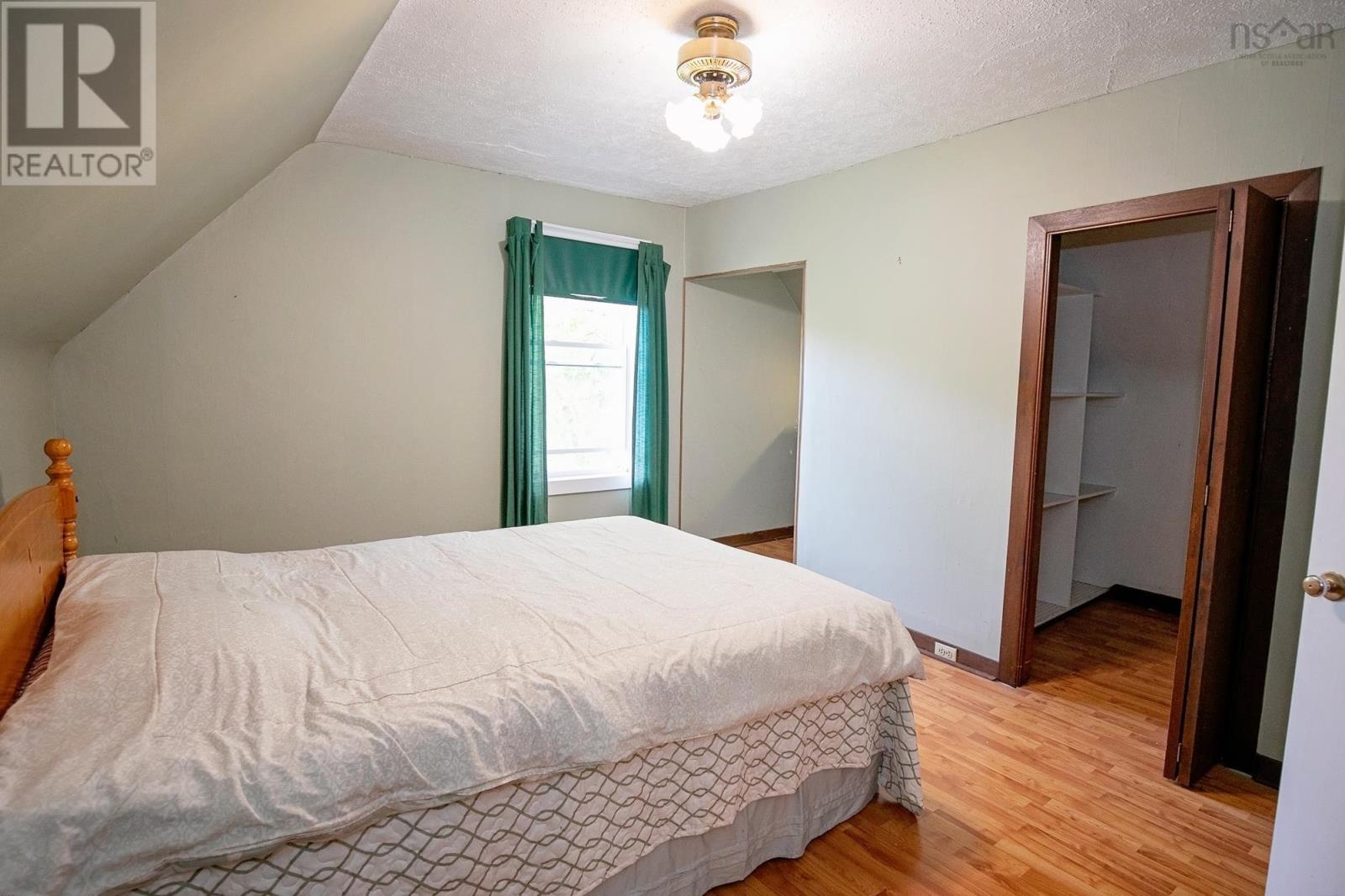 14 Clifford Street Property Photo 33