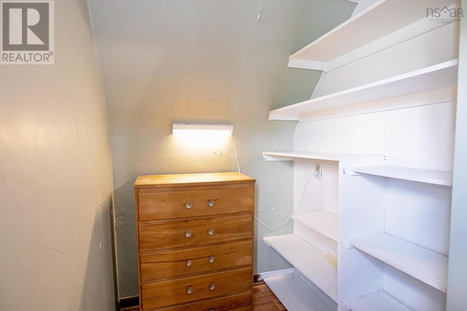 14 Clifford Street Property Photo 34