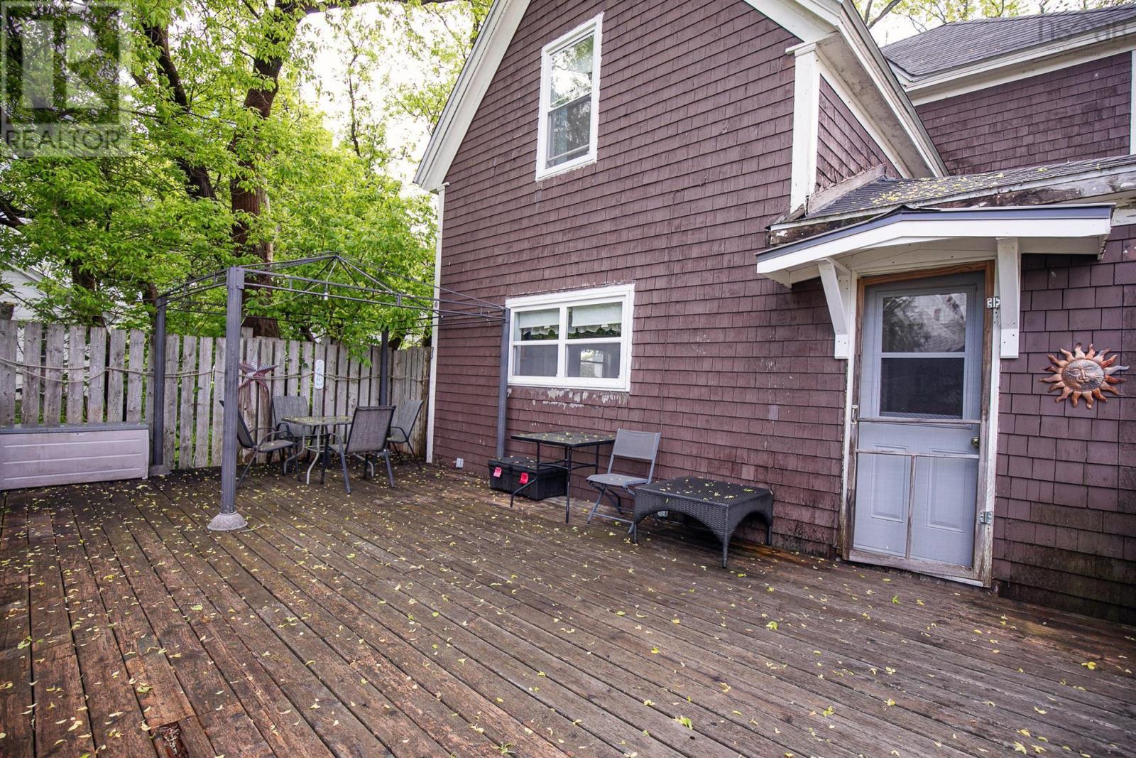 14 Clifford Street Property Photo 37