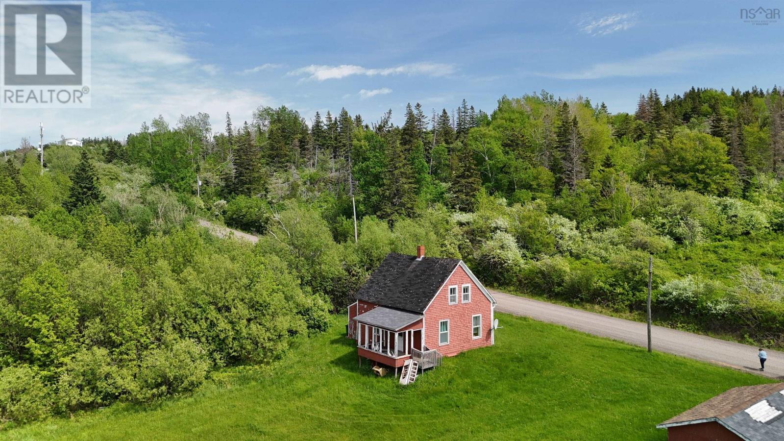 1095 Dunmaglass Road Property Photo 5