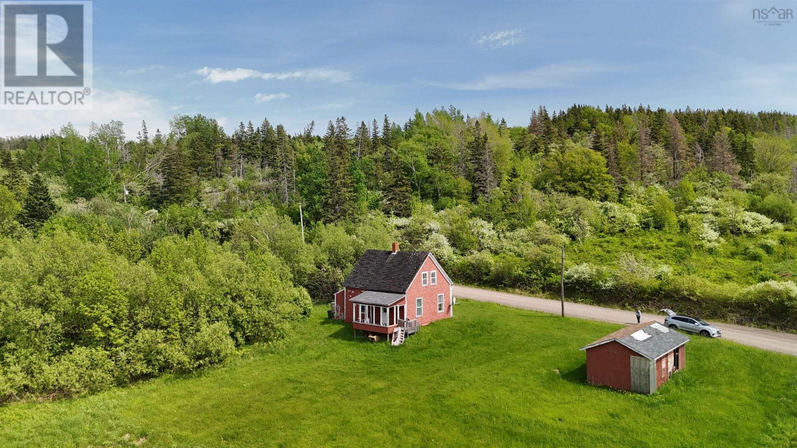 1095 Dunmaglass Road Property Photo 6