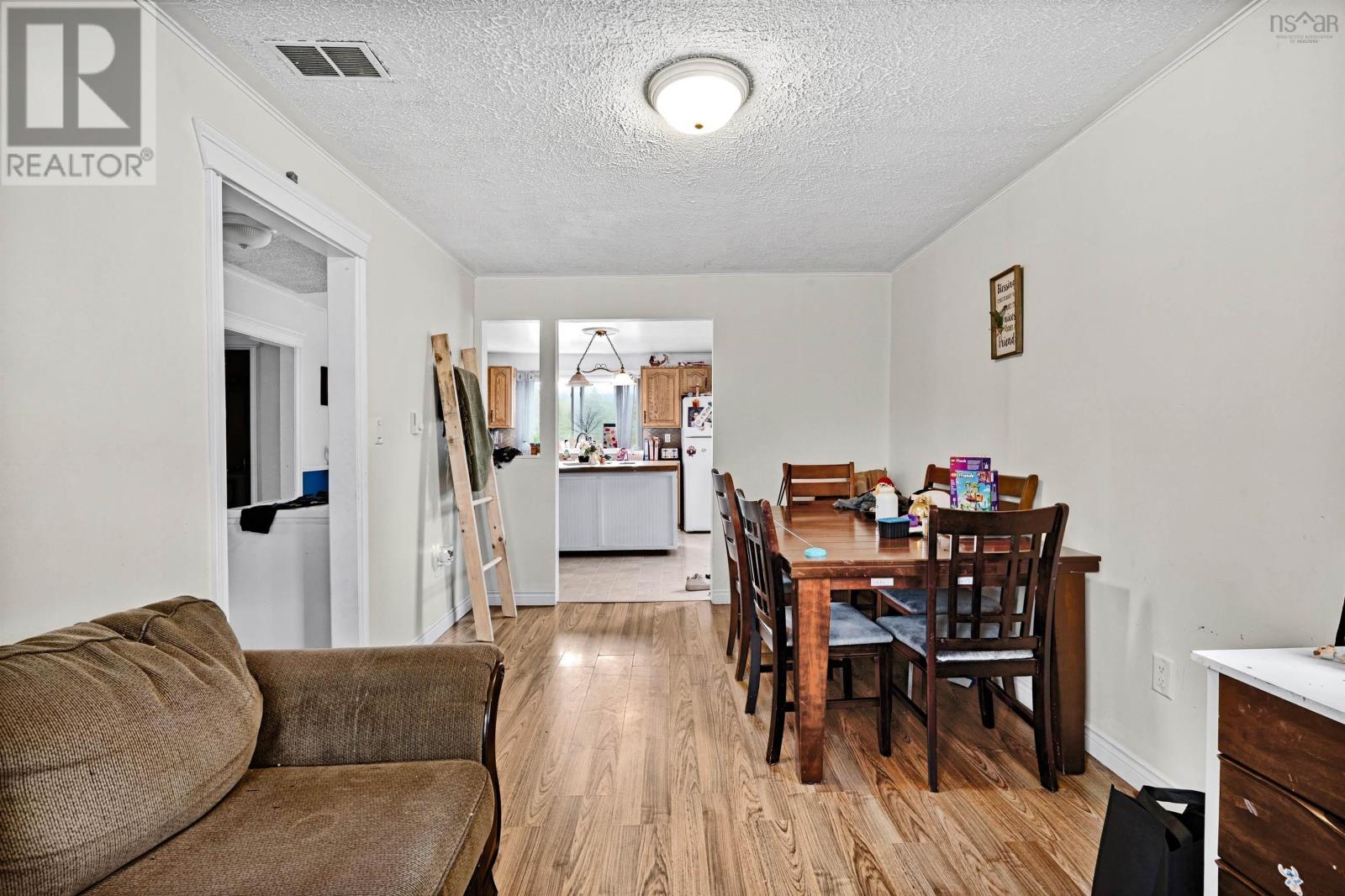 8628 Highway 7 Highway E Property Photo 16