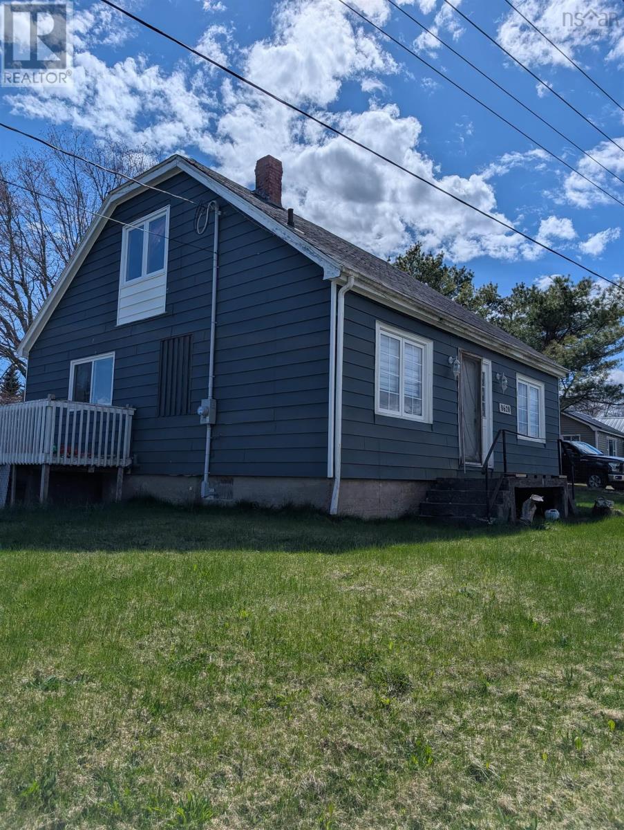 8628 Highway 7 Highway E Property Photo 33