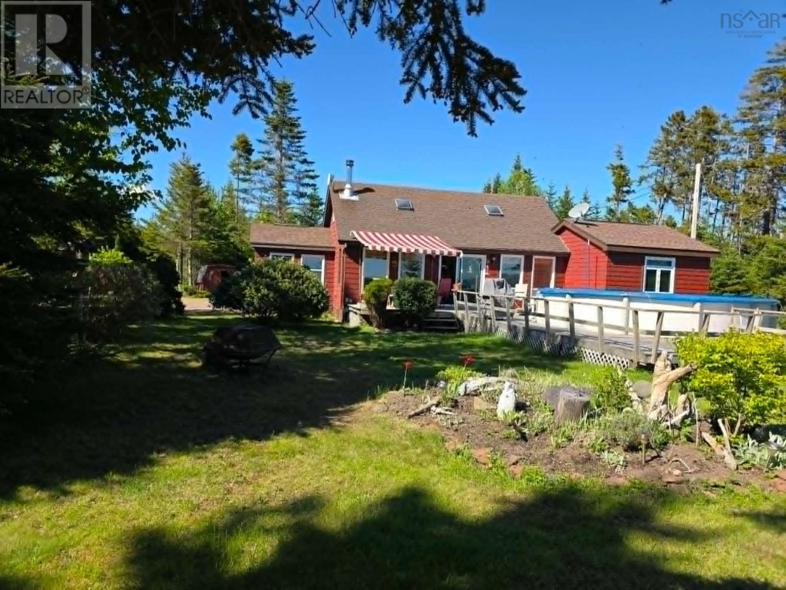 251 Bayview Drive Property Photo 2