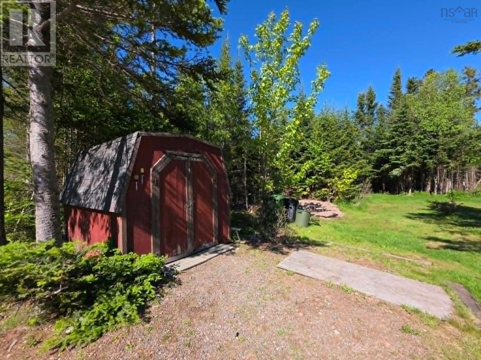 251 Bayview Drive Property Photo 8