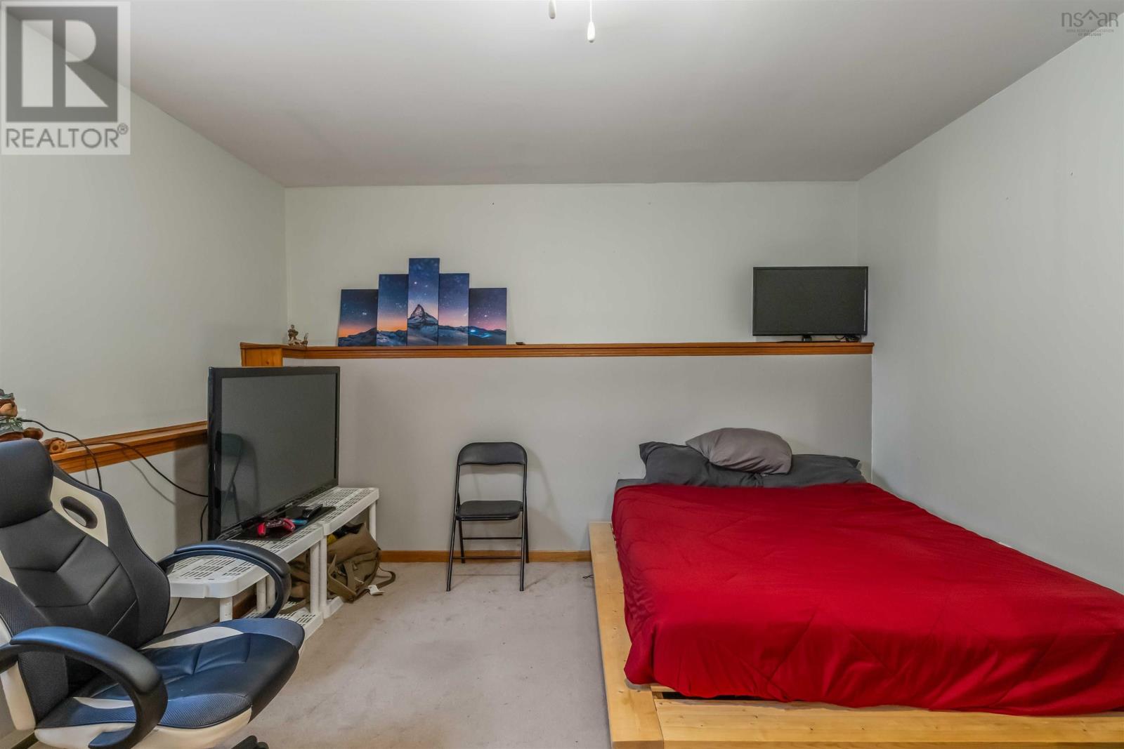 265 Black Hole Property Photo 21