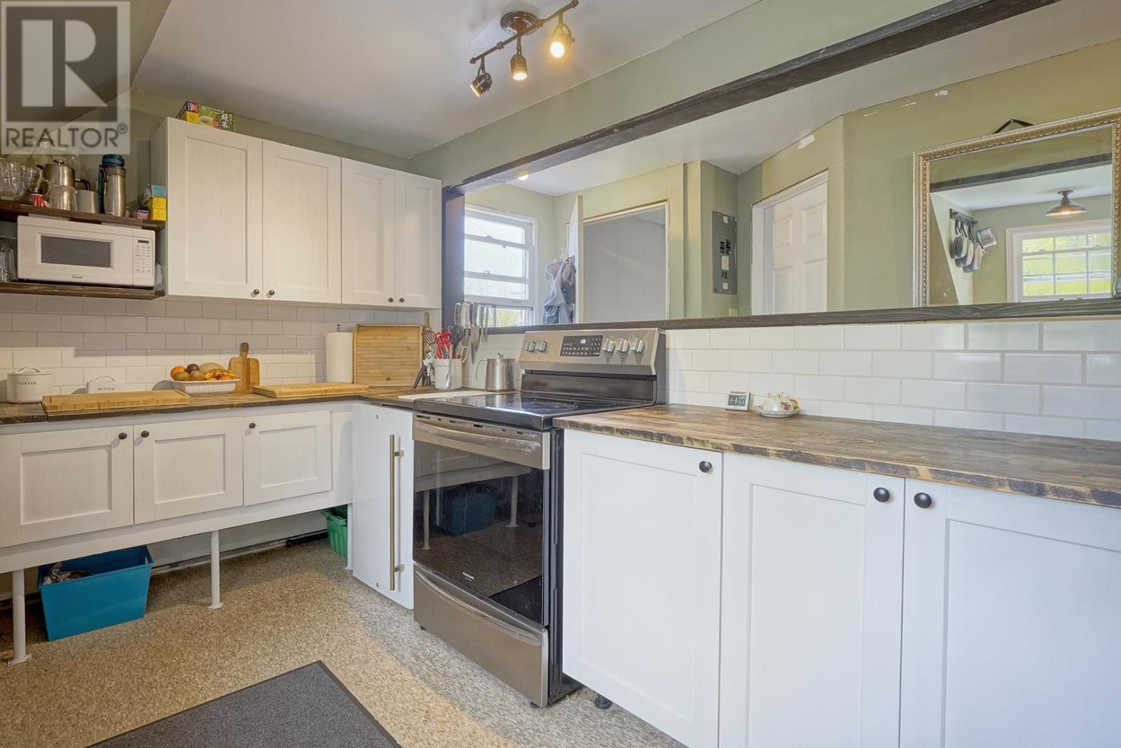 9571 Normans Road Property Photo 25