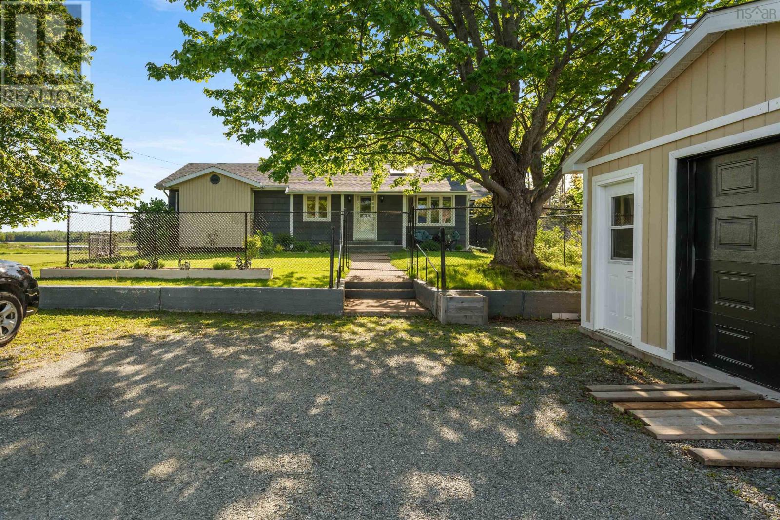 860 Granton Abercrombie Road