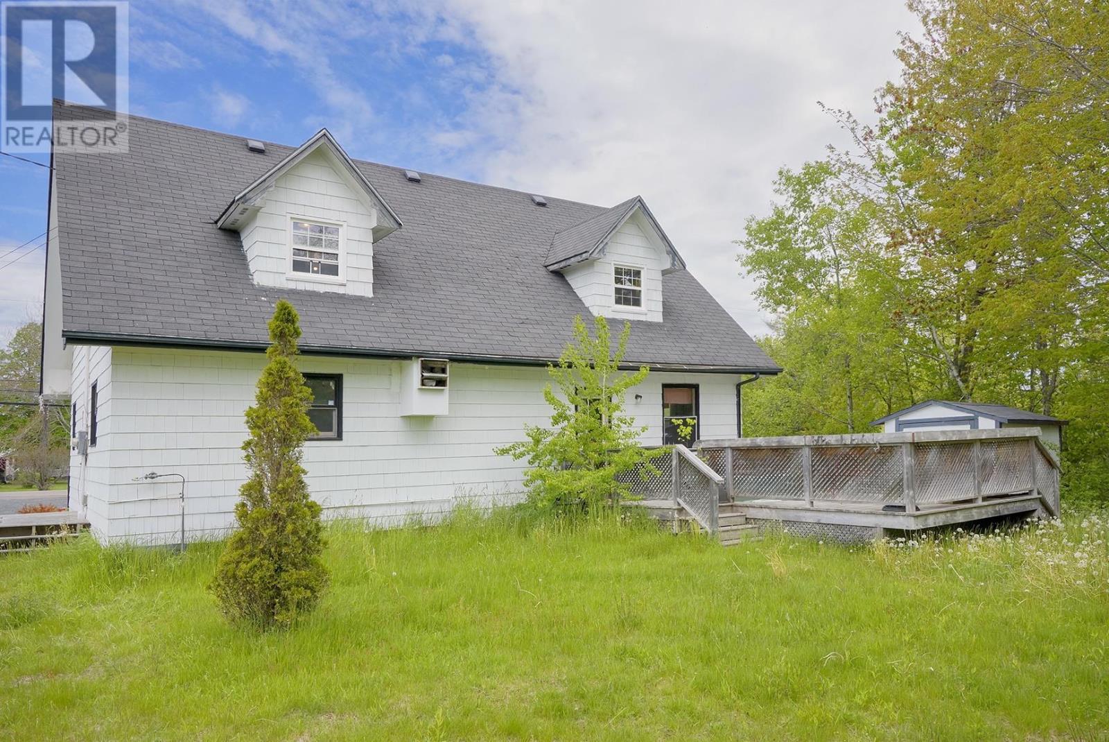9571 Normans Road Property Photo 3