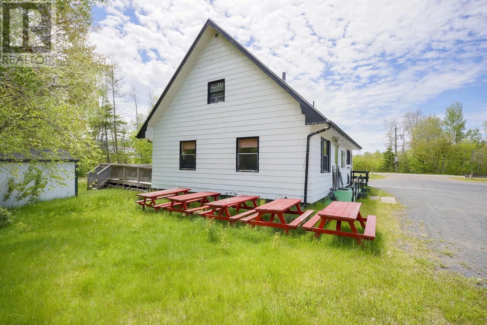 9571 Normans Road Property Photo 5