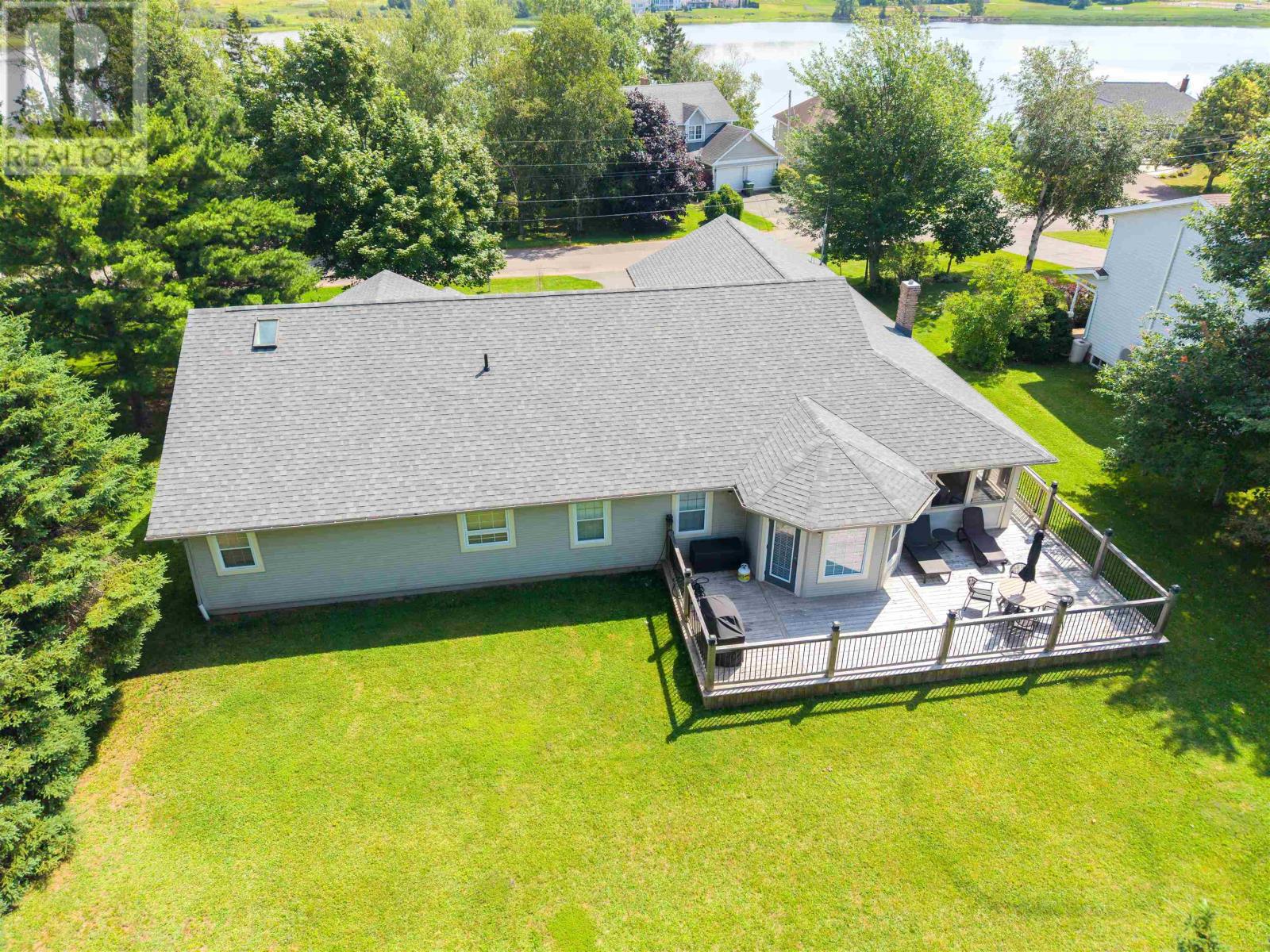 77 Parkside Drive Property Photo 3