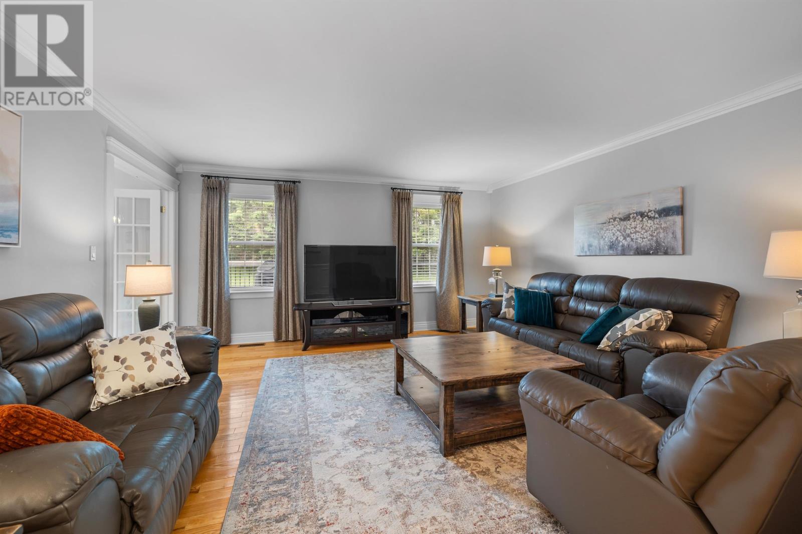 77 Parkside Drive Property Photo 12