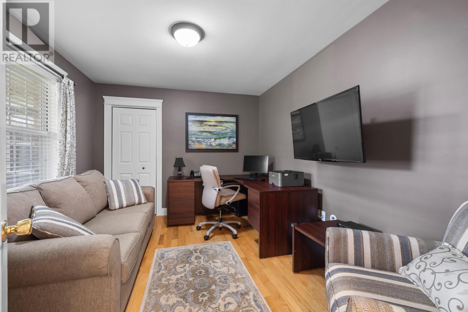 77 Parkside Drive Property Photo 14