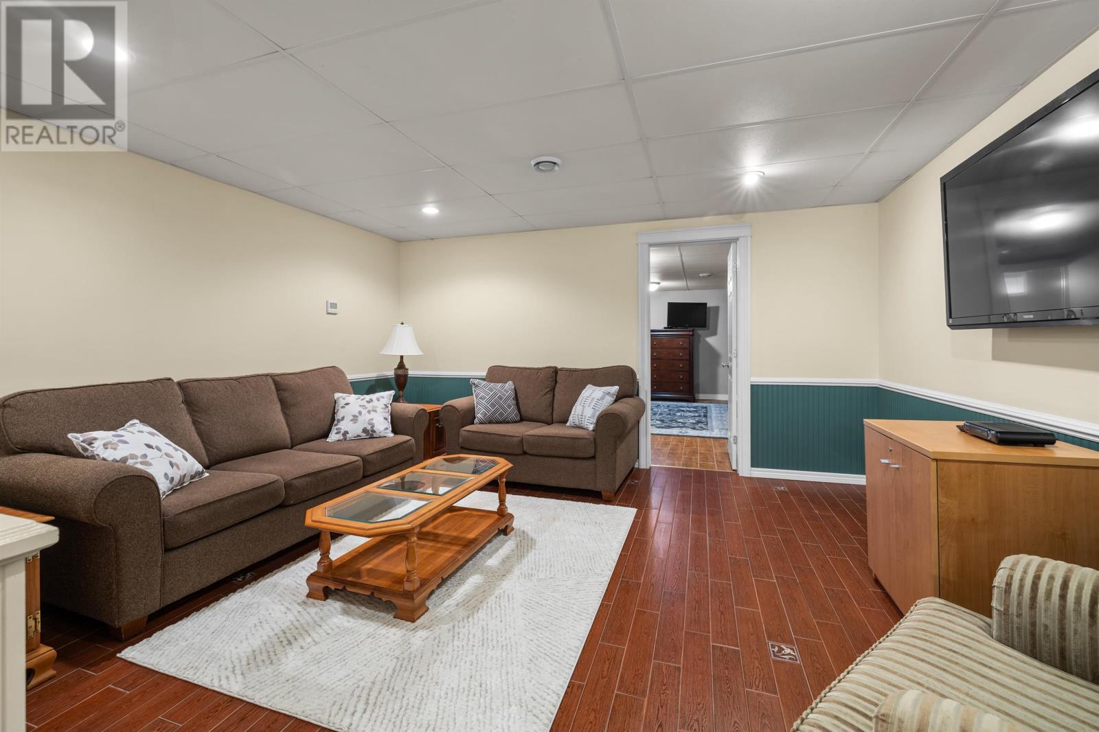 77 Parkside Drive Property Photo 27