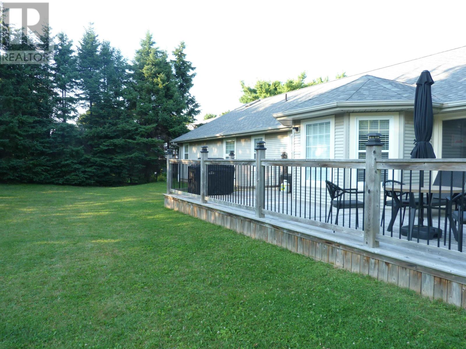 77 Parkside Drive Property Photo 33
