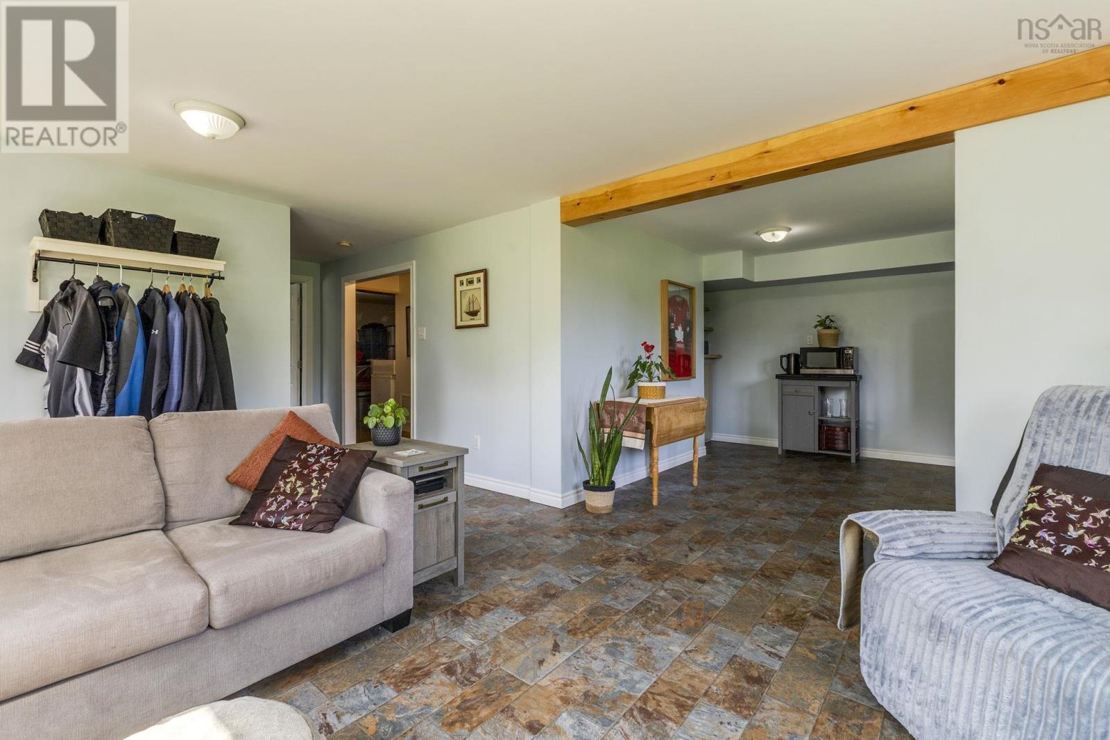 19 Sandy Cove Lane Property Photo 8