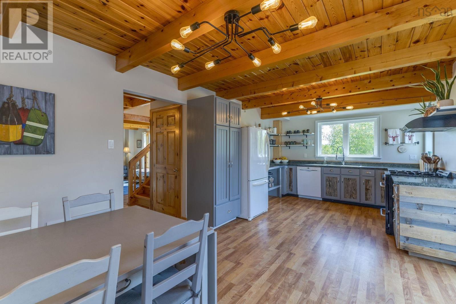 19 Sandy Cove Lane Property Photo 12