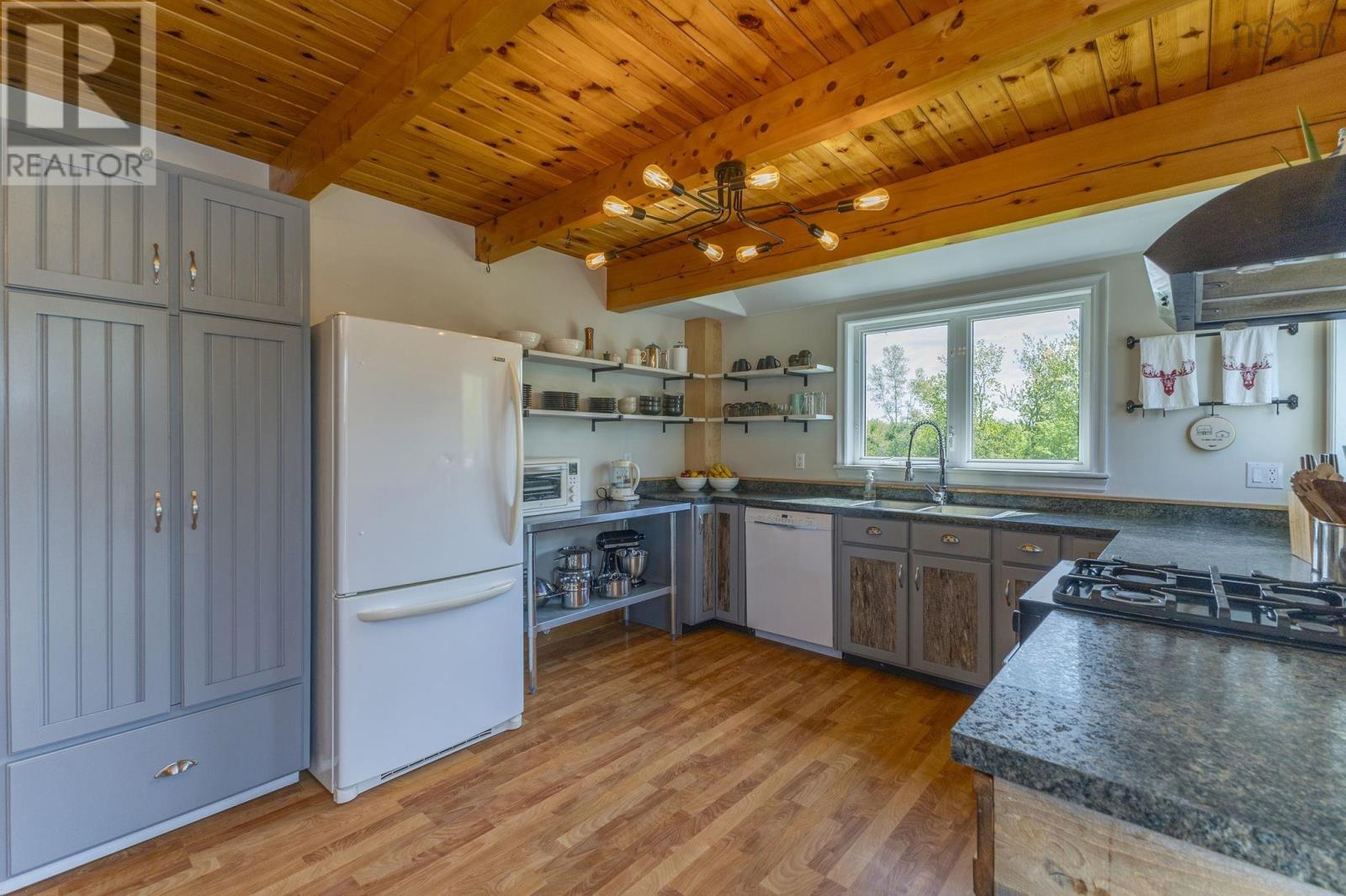 19 Sandy Cove Lane Property Photo 13