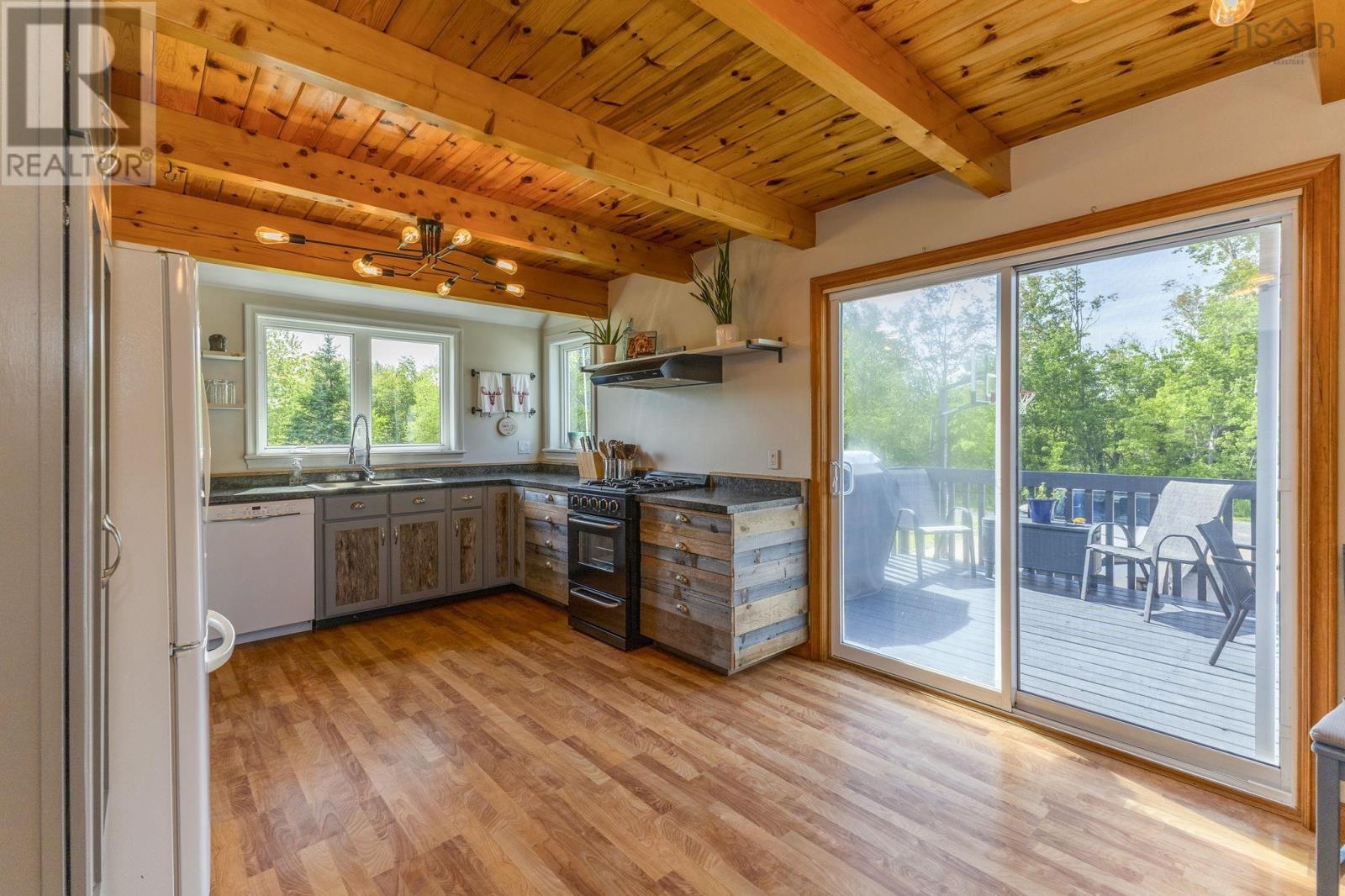 19 Sandy Cove Lane Property Photo 14