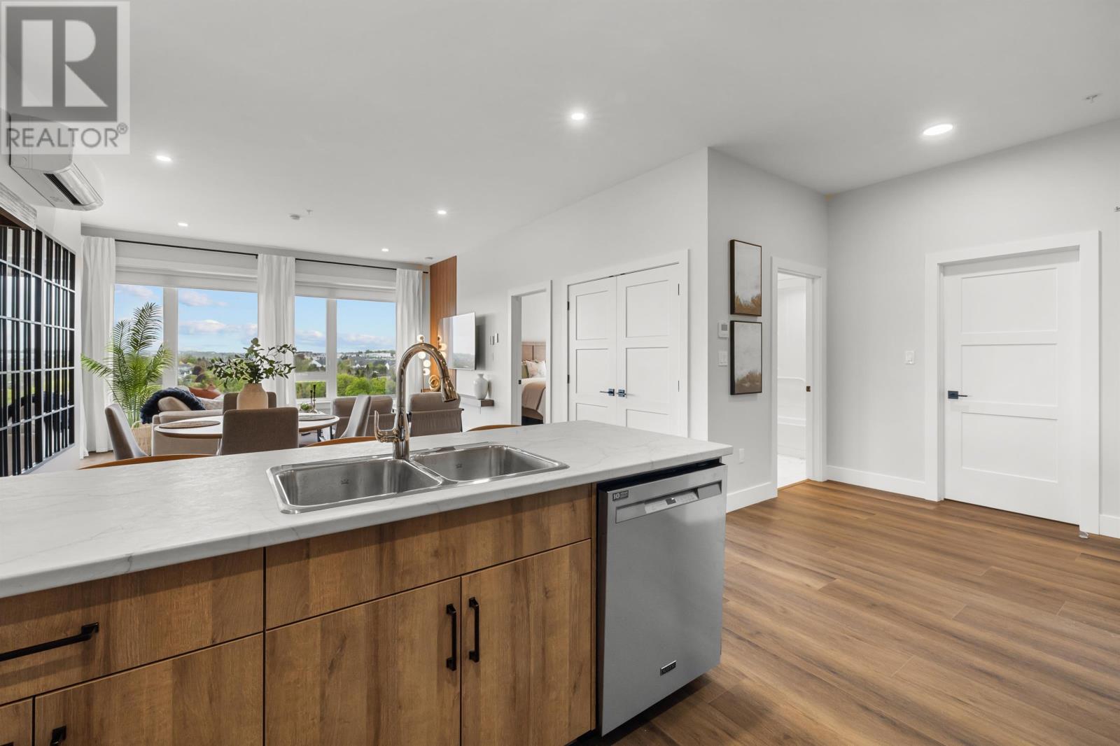 The Emerald 25 Capital Drive Property Photo 8