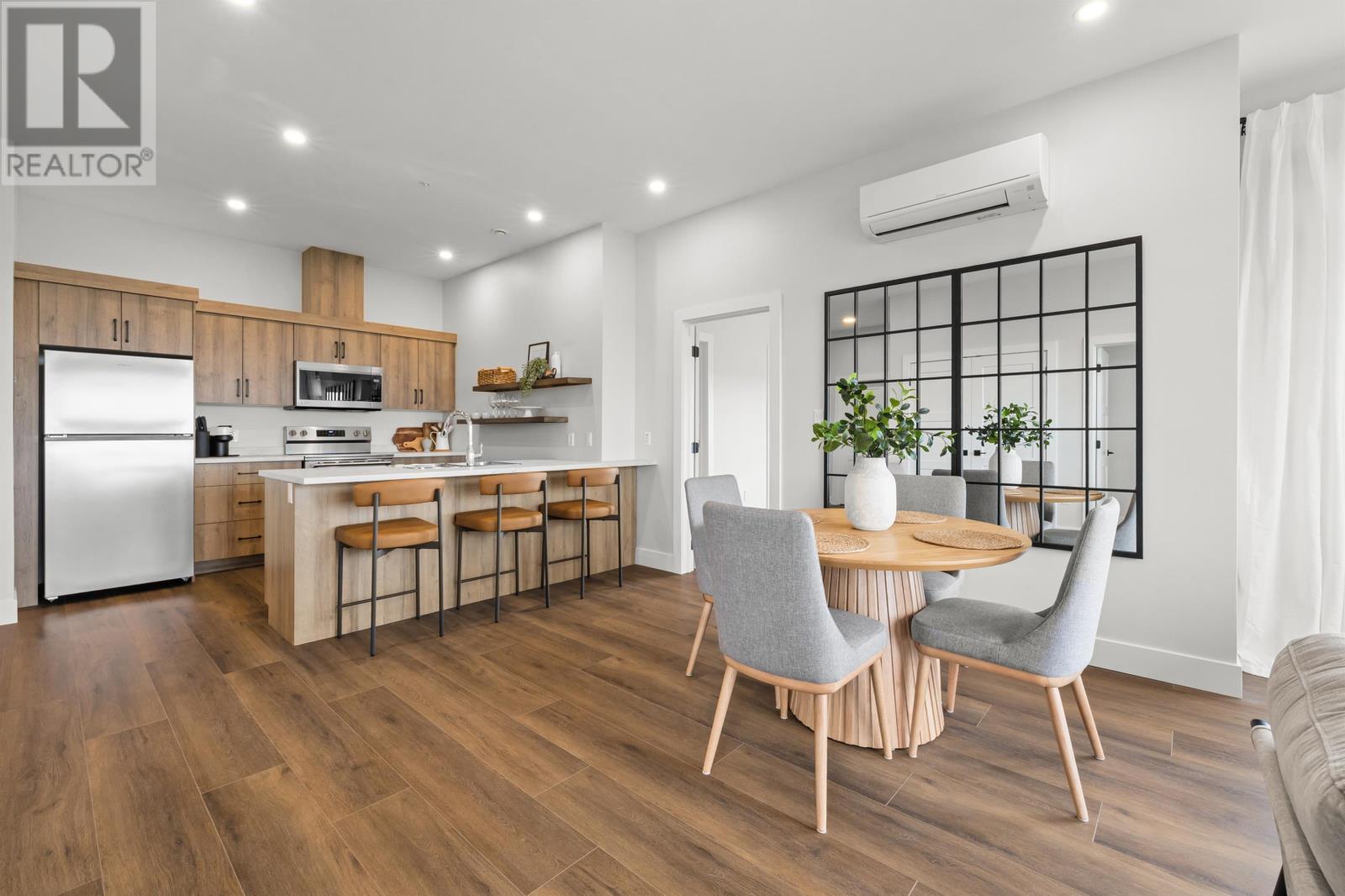 The Emerald 25 Capital Drive Property Photo 10