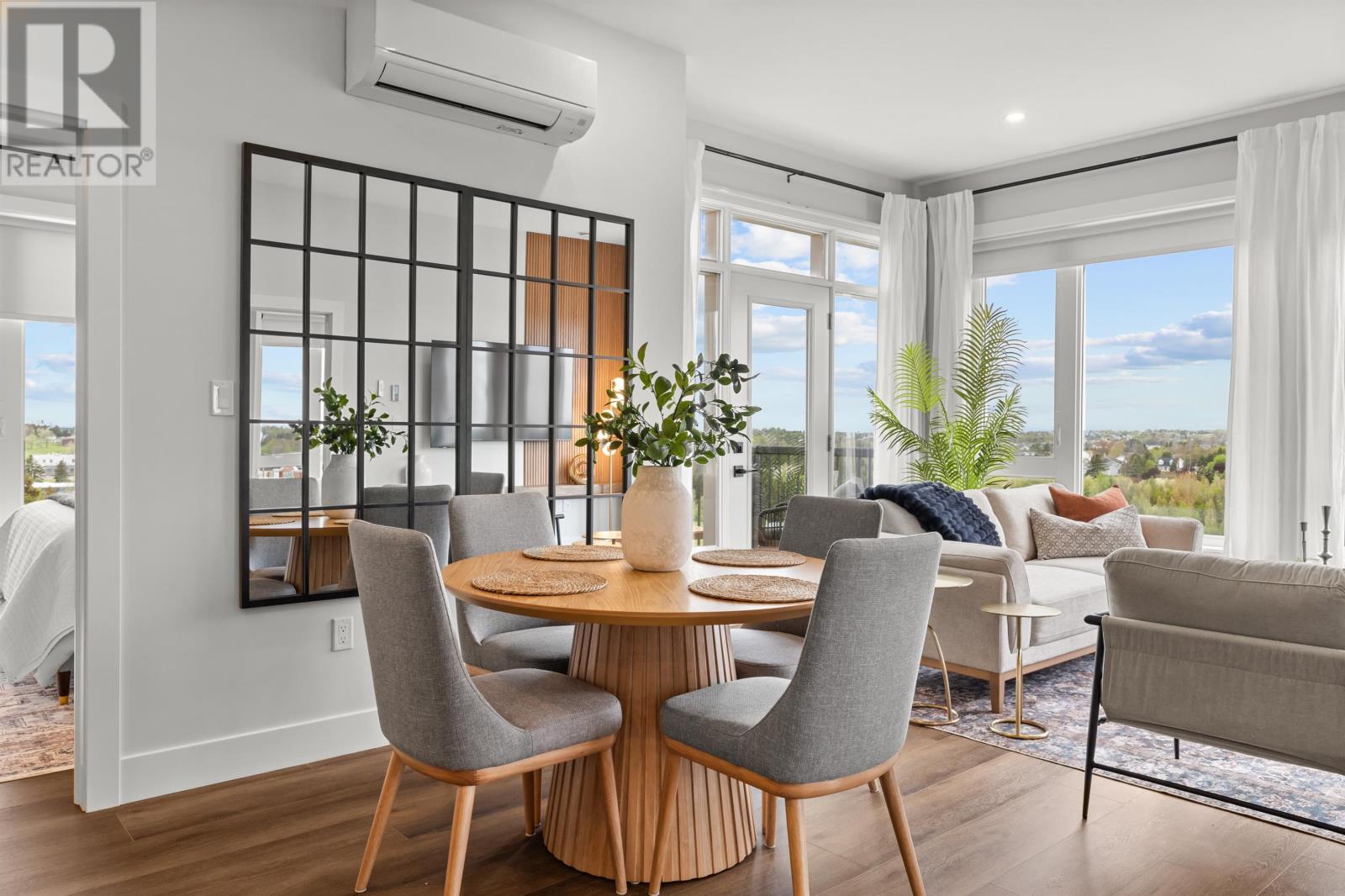 The Emerald 25 Capital Drive Property Photo 16