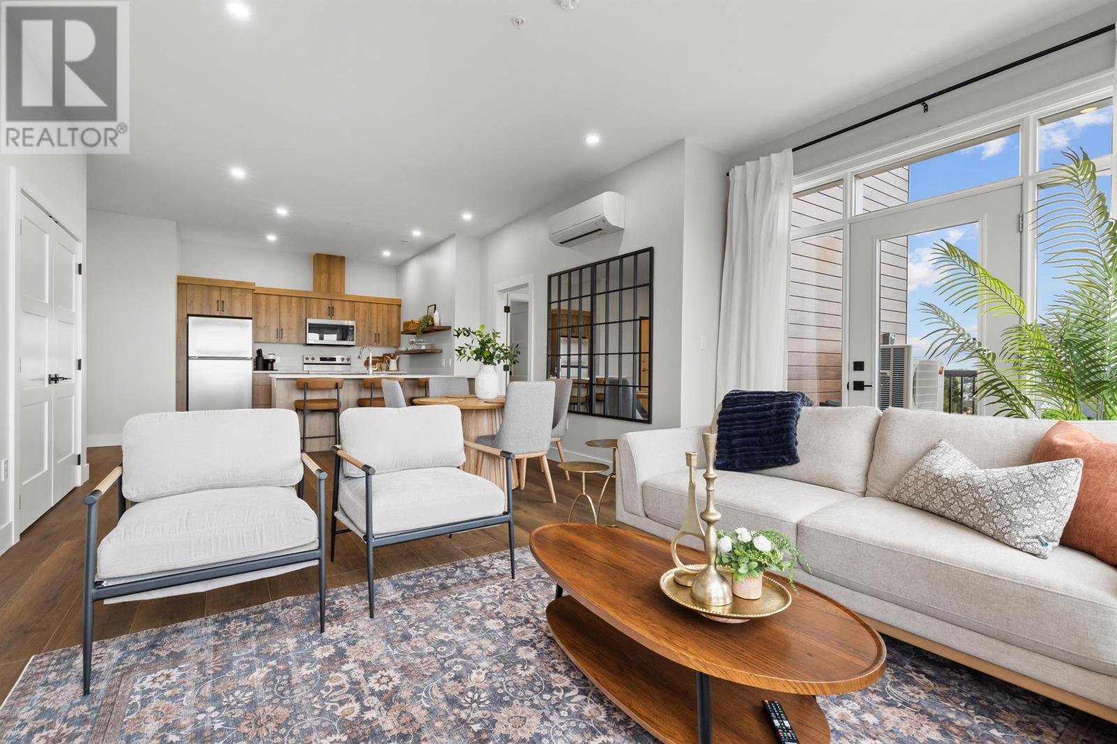 The Emerald 25 Capital Drive Property Photo 22