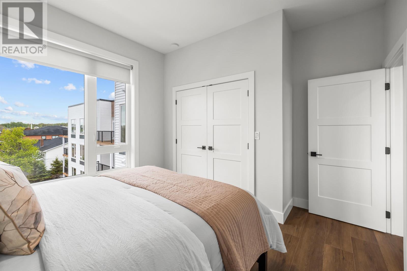 The Emerald 25 Capital Drive Property Photo 30