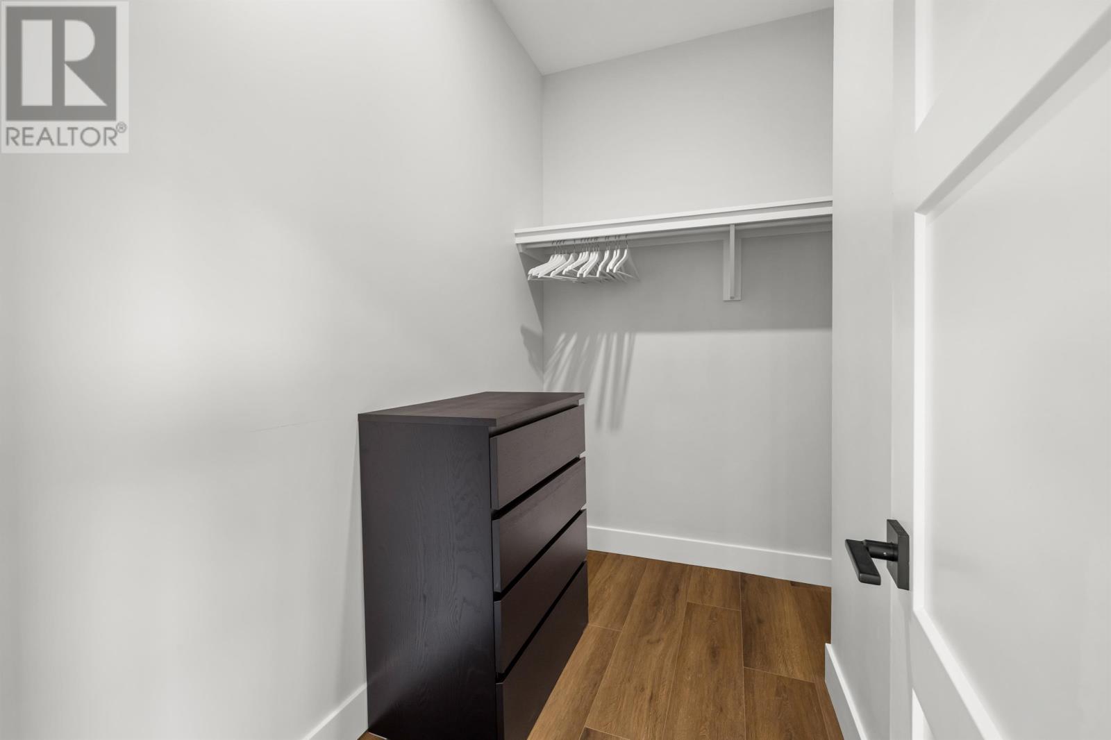 The Emerald 25 Capital Drive Property Photo 31