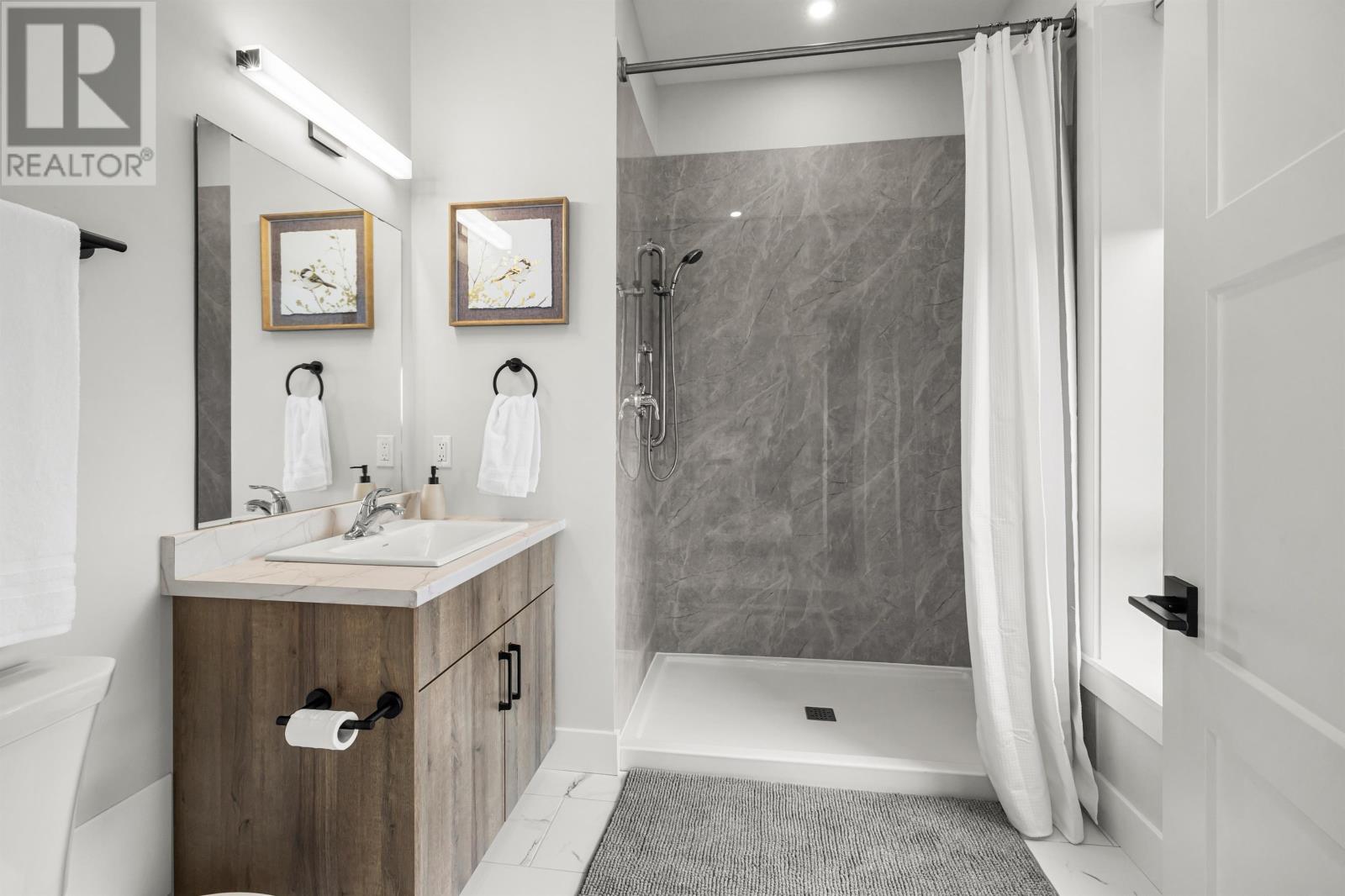 The Emerald 25 Capital Drive Property Photo 33
