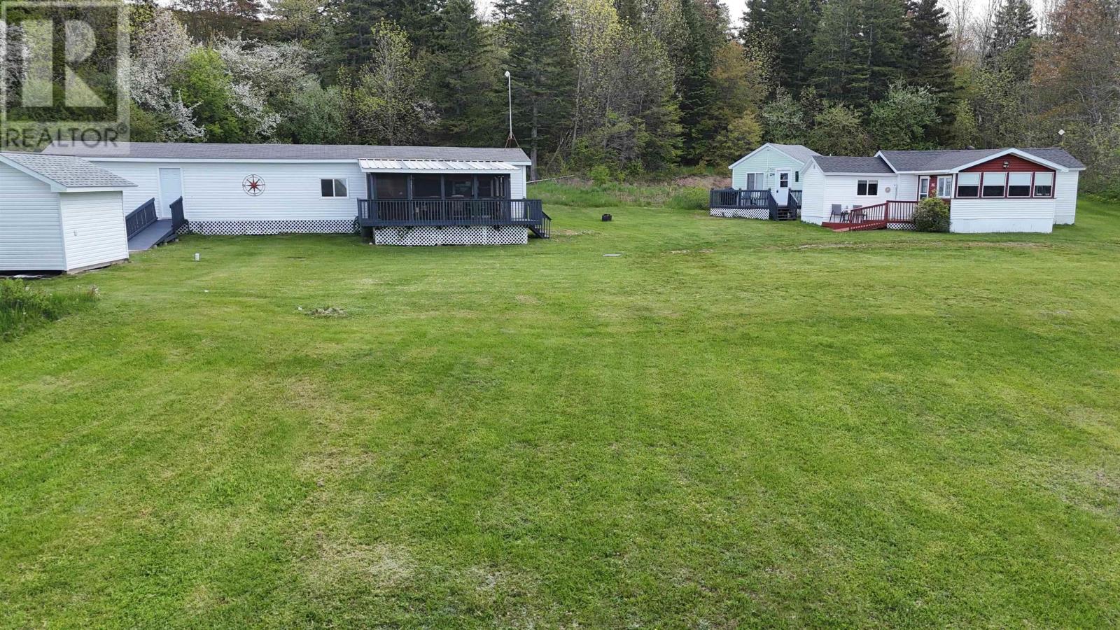 2952 Highway 395 Property Photo 2