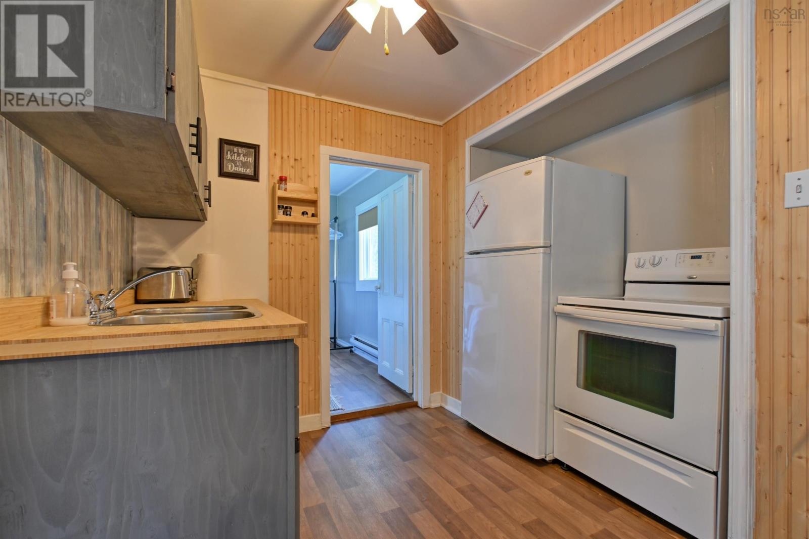 2952 Highway 395 Property Photo 32
