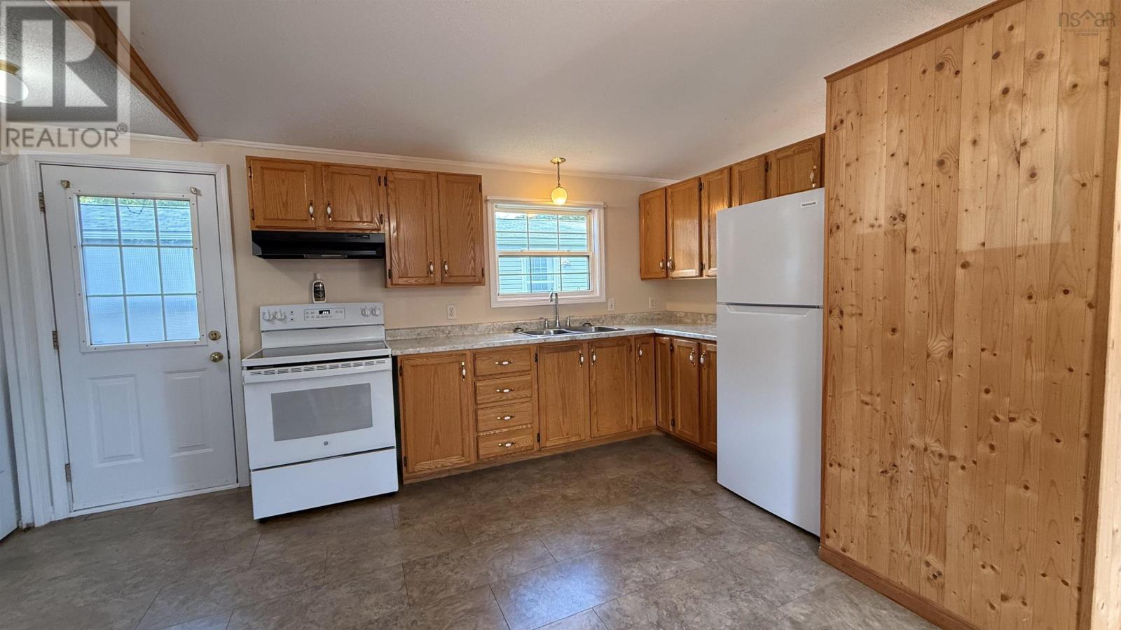 11 Olympic Avenue Property Photo 4
