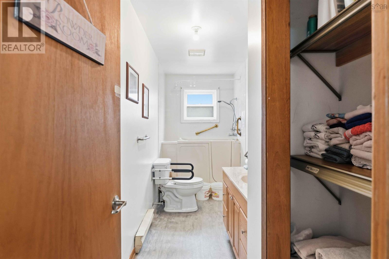 9 Freeman Street Property Photo 40
