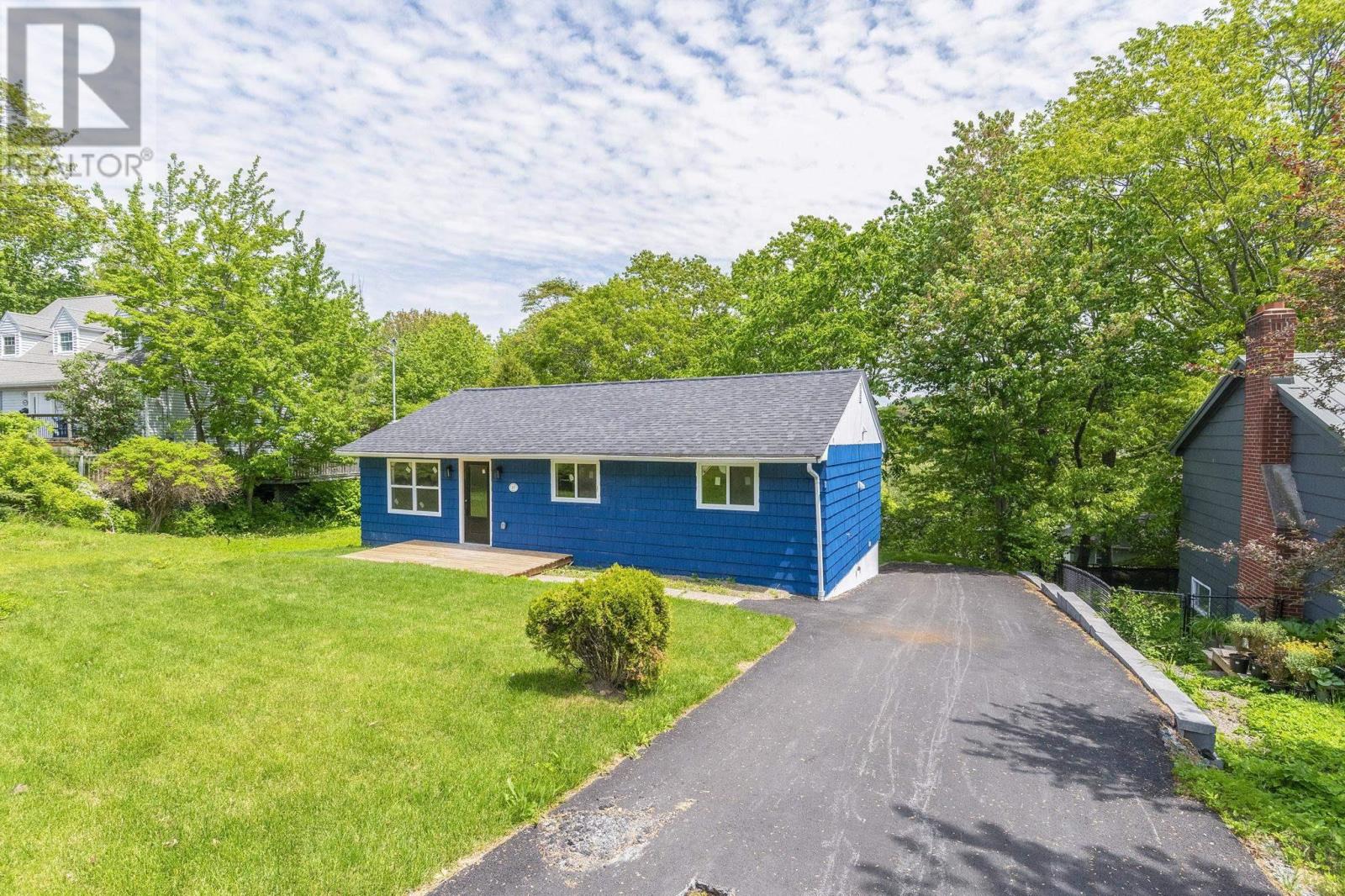27 Meadowview Drive Property Photo 2