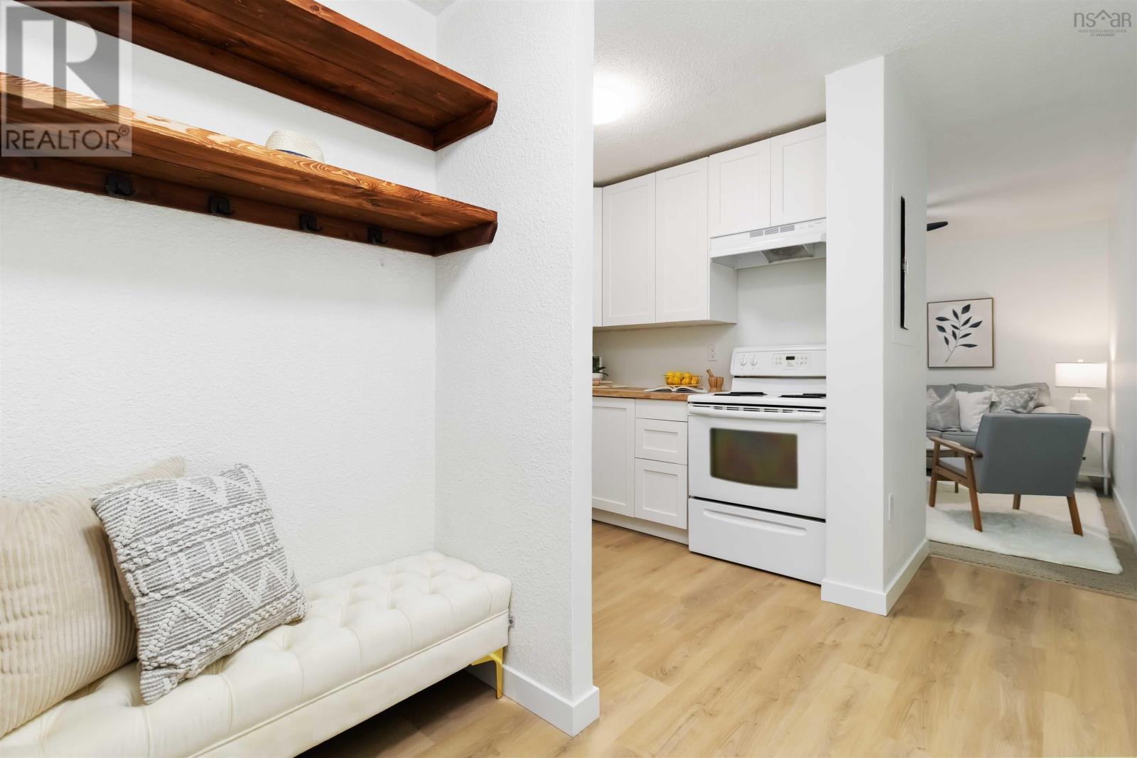 1105 5572 North Ridge Road Property Photo 11