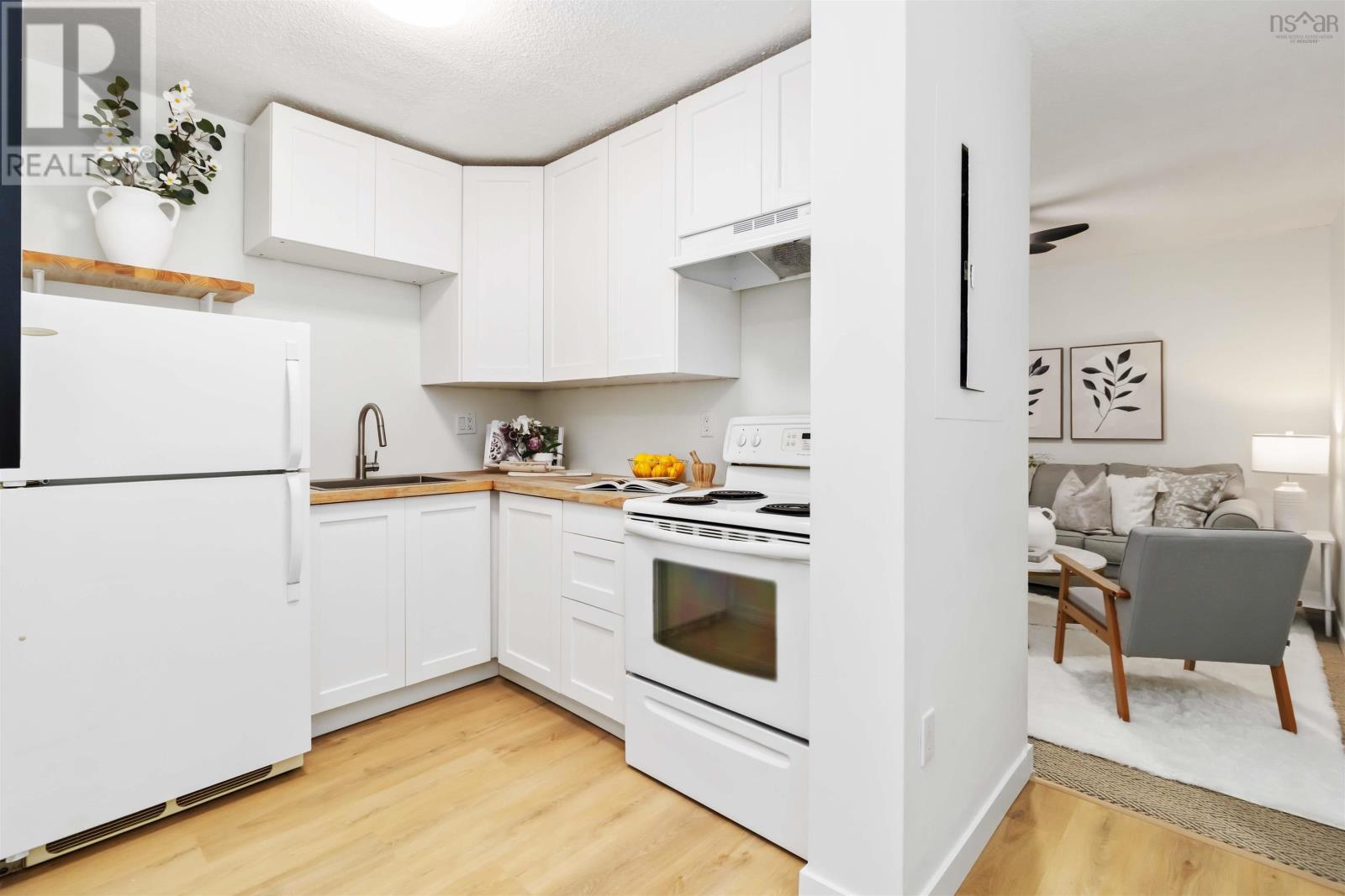 1105 5572 North Ridge Road Property Photo 12