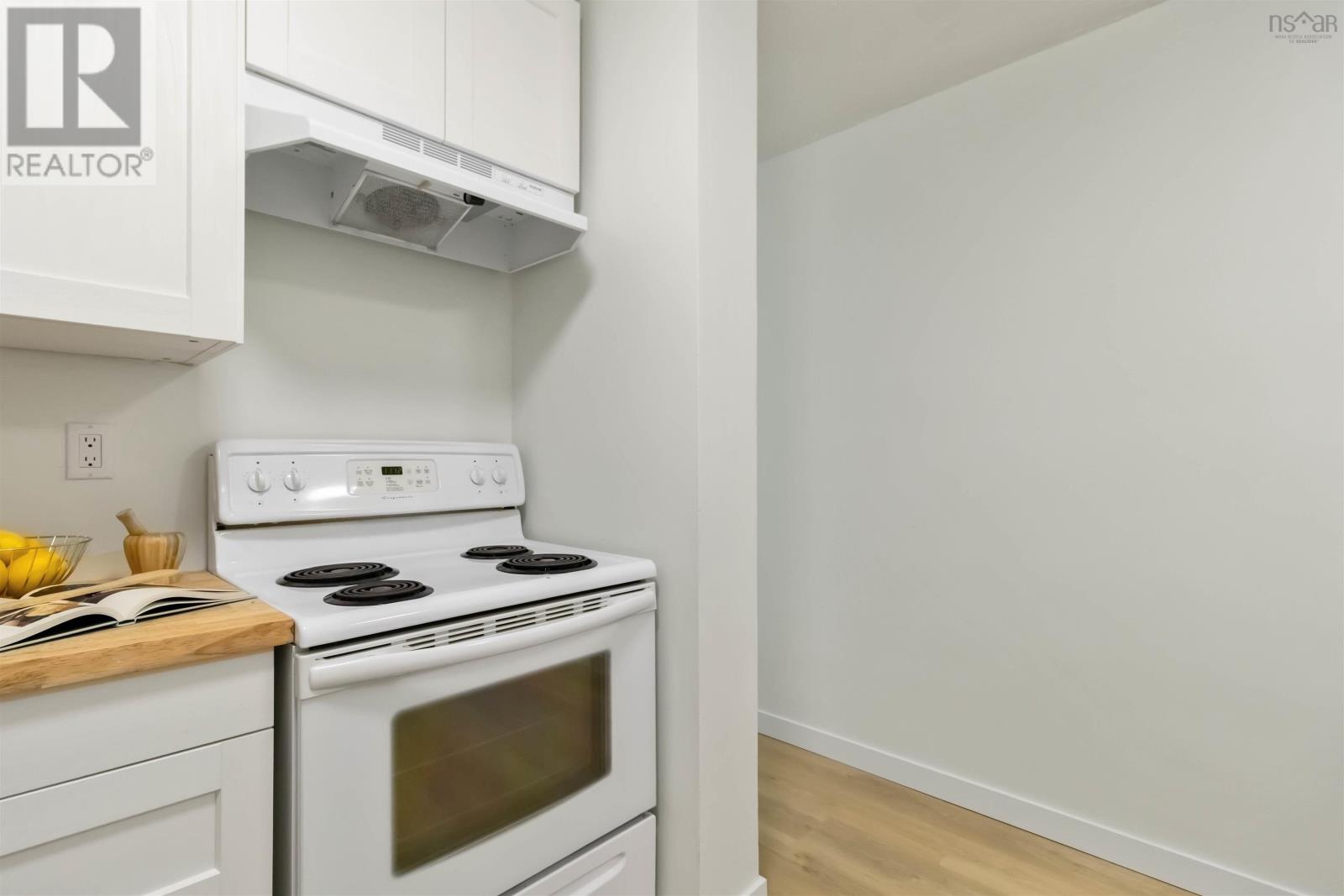 1105 5572 North Ridge Road Property Photo 16